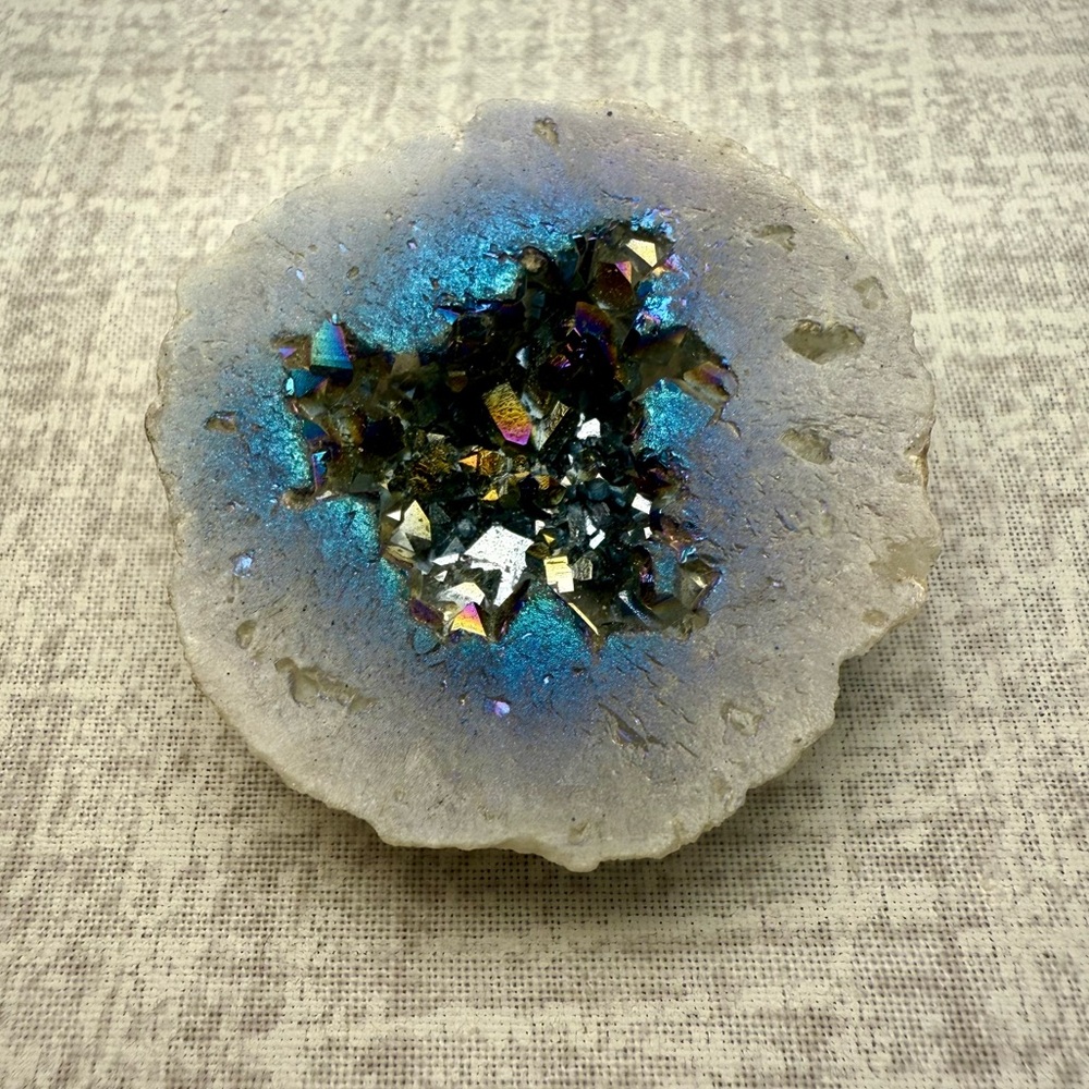 NWT Aura Quartz Geode w/Rainbow Crystals (Approx 1.75”) - Picture 5 of 6